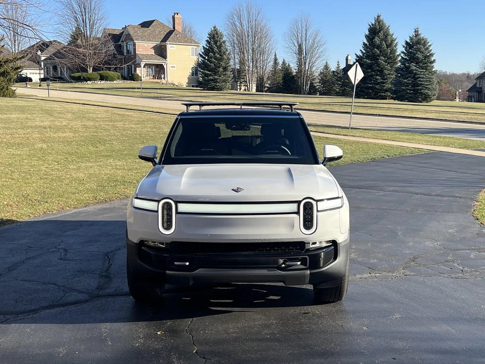 2022 Rivian R1S - Image 6 of 31