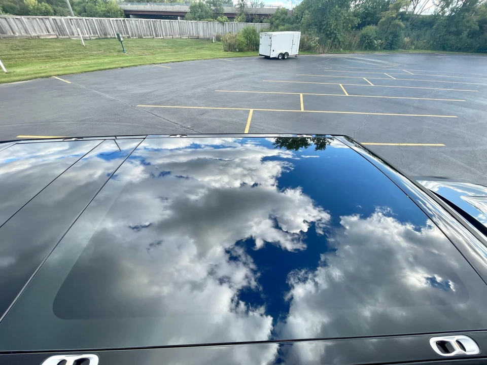 2022 Rivian R1S - Image 28 of 31