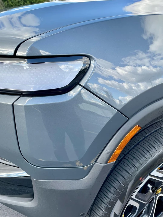 2022 Rivian R1S - Image 14 of 31