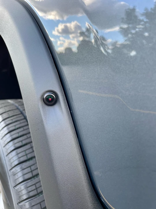 2022 Rivian R1S - Image 16 of 31