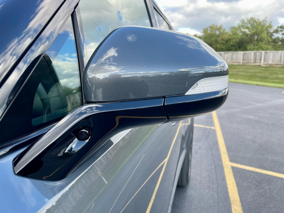 2022 Rivian R1S - Image 17 of 31