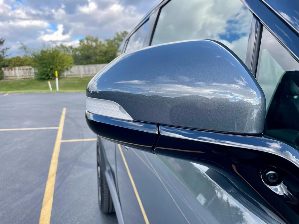 2022 Rivian R1S - Image 25 of 31