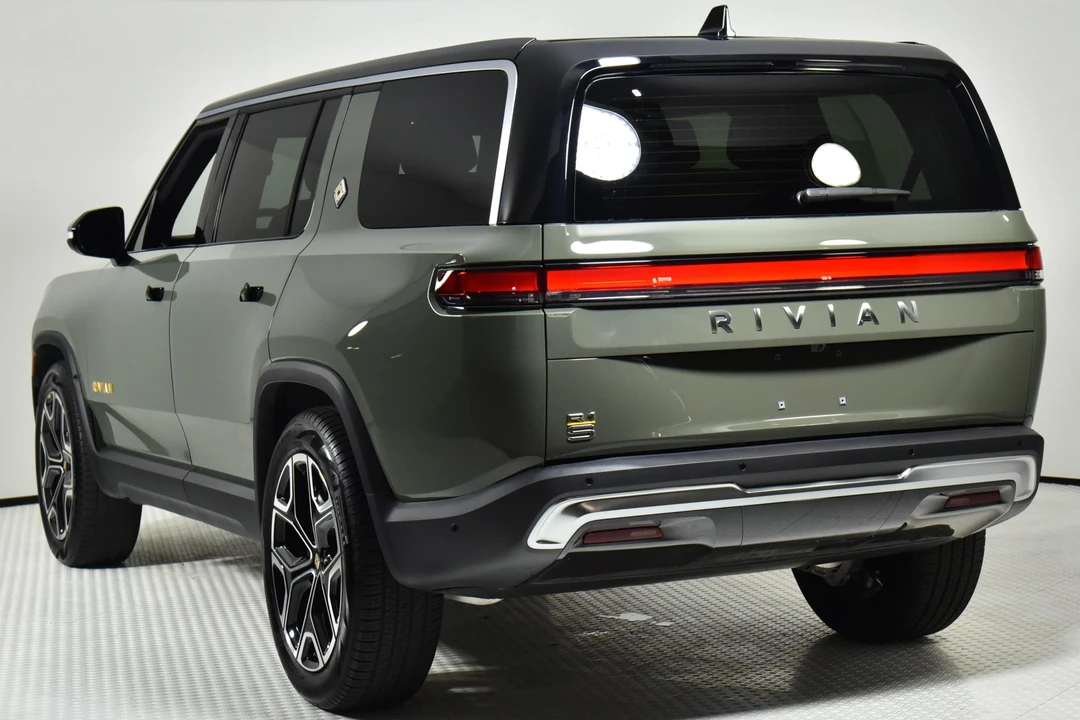 2022 Rivian R1S - Image 4 of 5