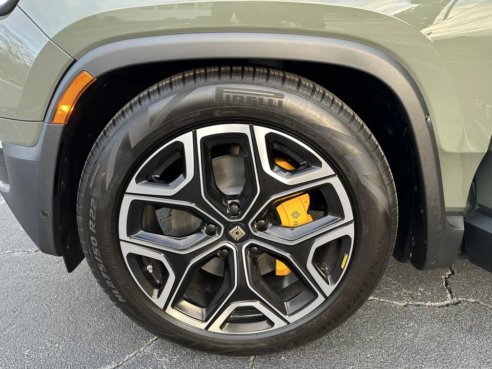2022 Rivian R1S - Image 13 of 30