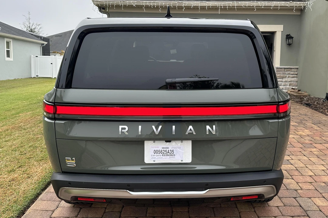 2022 Rivian R1S - Image 5 of 30