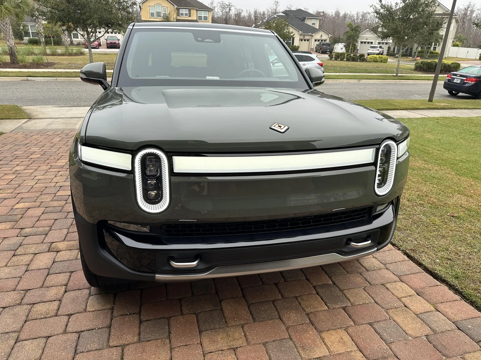 2022 Rivian R1S - Image 7 of 30
