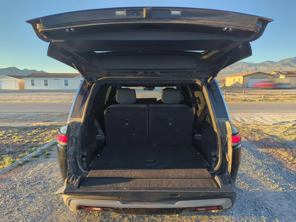 2022 Rivian R1S - Image 4 of 21