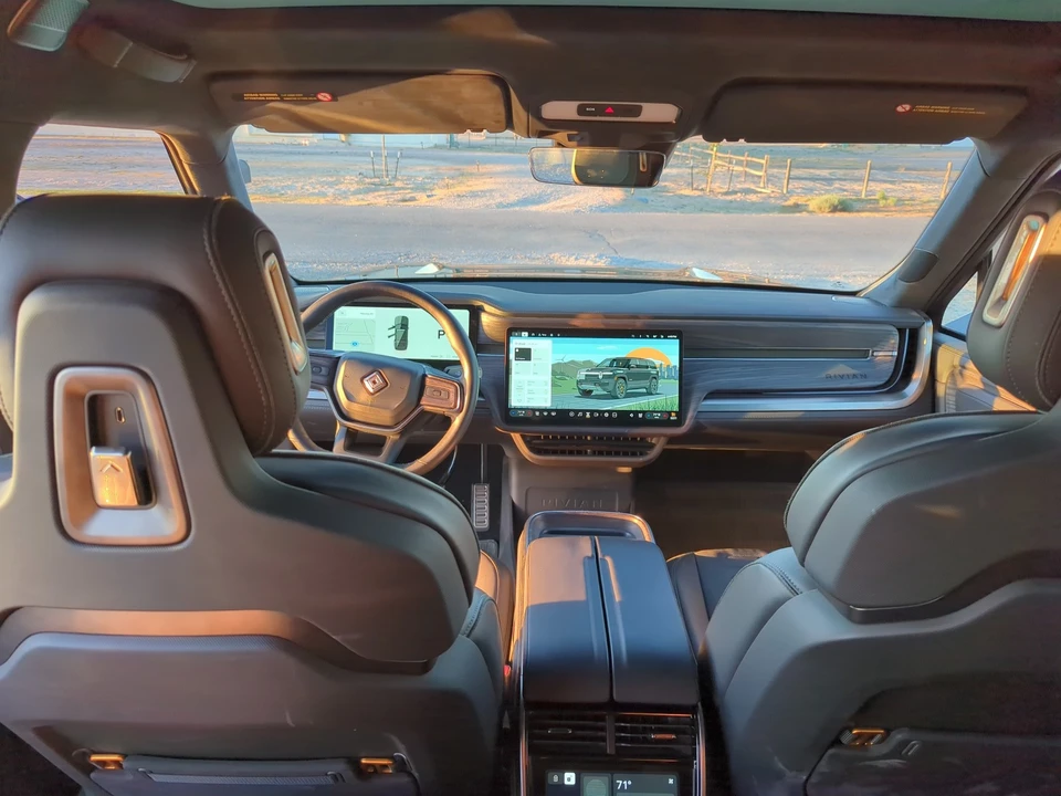 2022 Rivian R1S - Image 20 of 21