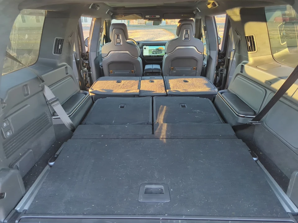 2022 Rivian R1S - Image 6 of 21