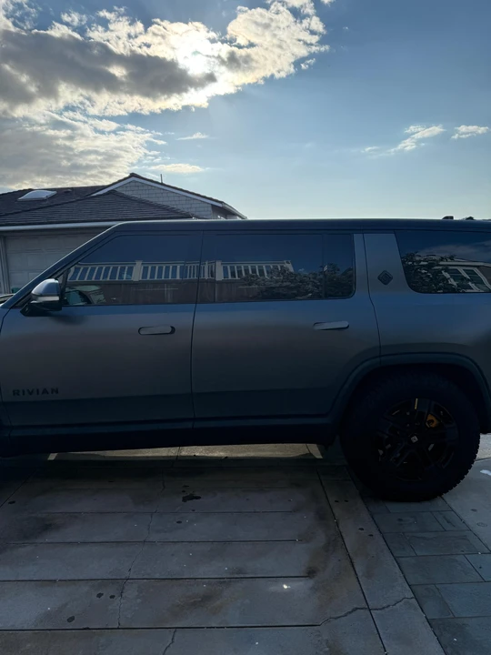 2022 Rivian R1S - Image 22 of 31