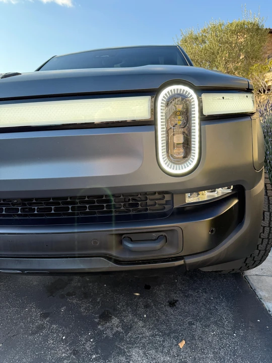 2022 Rivian R1S - Image 18 of 31