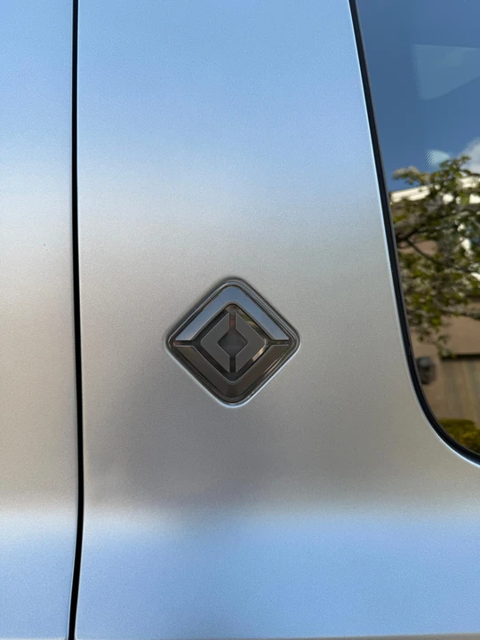 2022 Rivian R1S - Image 31 of 31
