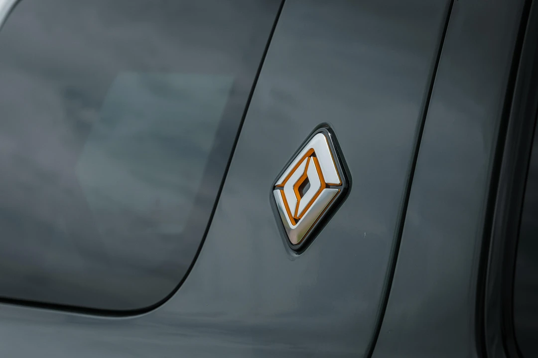 2022 Rivian R1S - Image 22 of 31