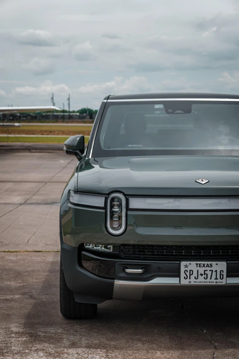 2022 Rivian R1S - Image 16 of 31