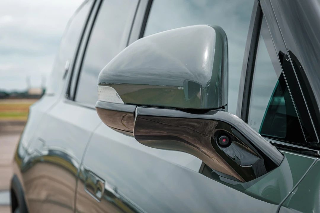 2022 Rivian R1S - Image 24 of 31