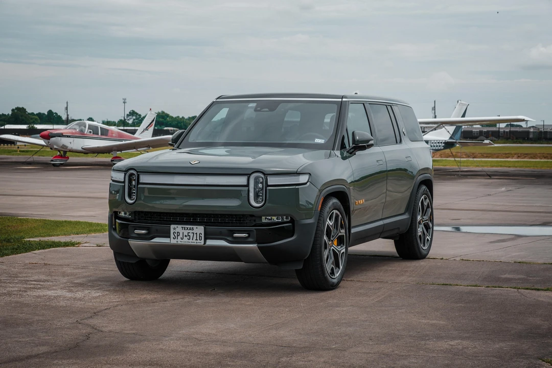2022 Rivian R1S - Image 7 of 31