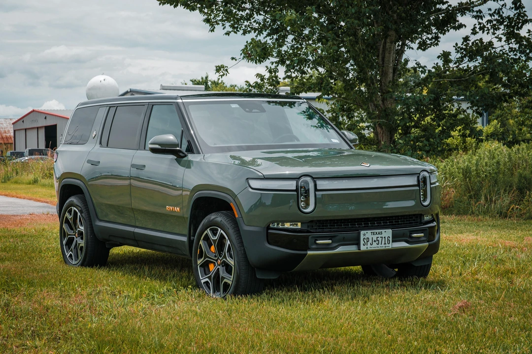 2022 Rivian R1S - Image 13 of 31