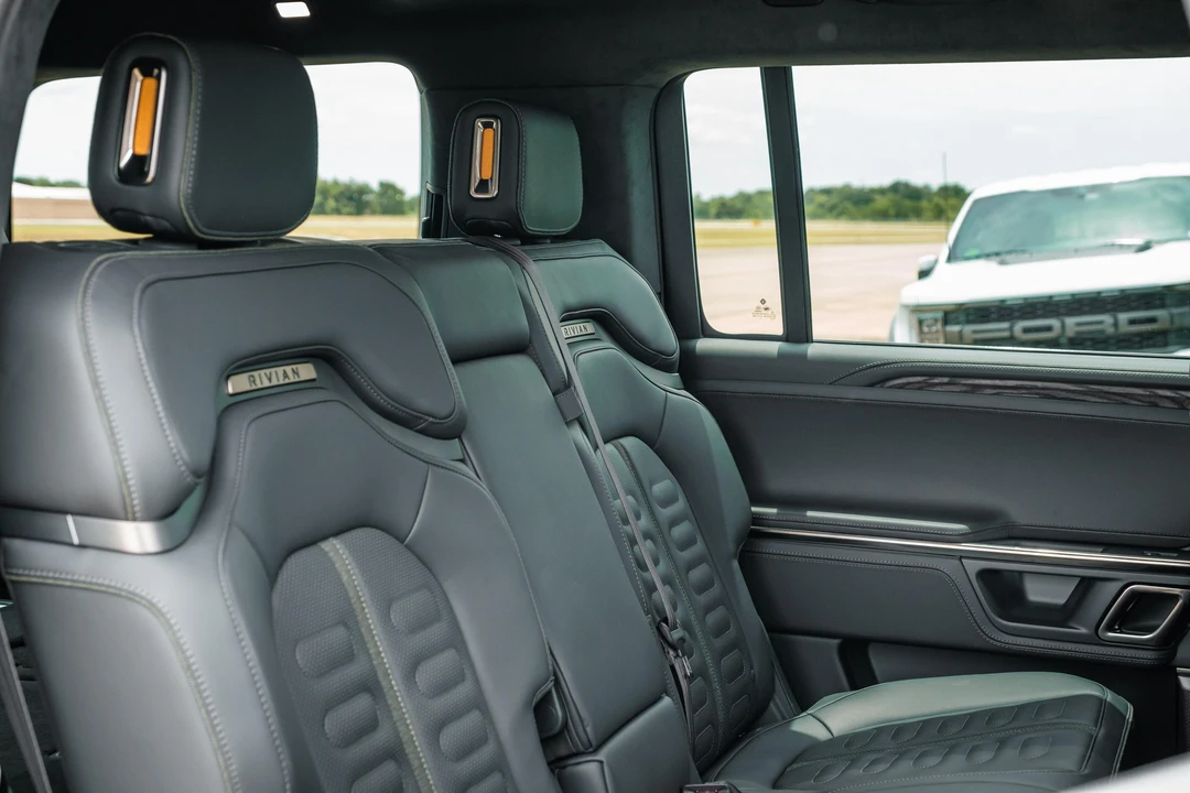 2022 Rivian R1S - Image 31 of 31