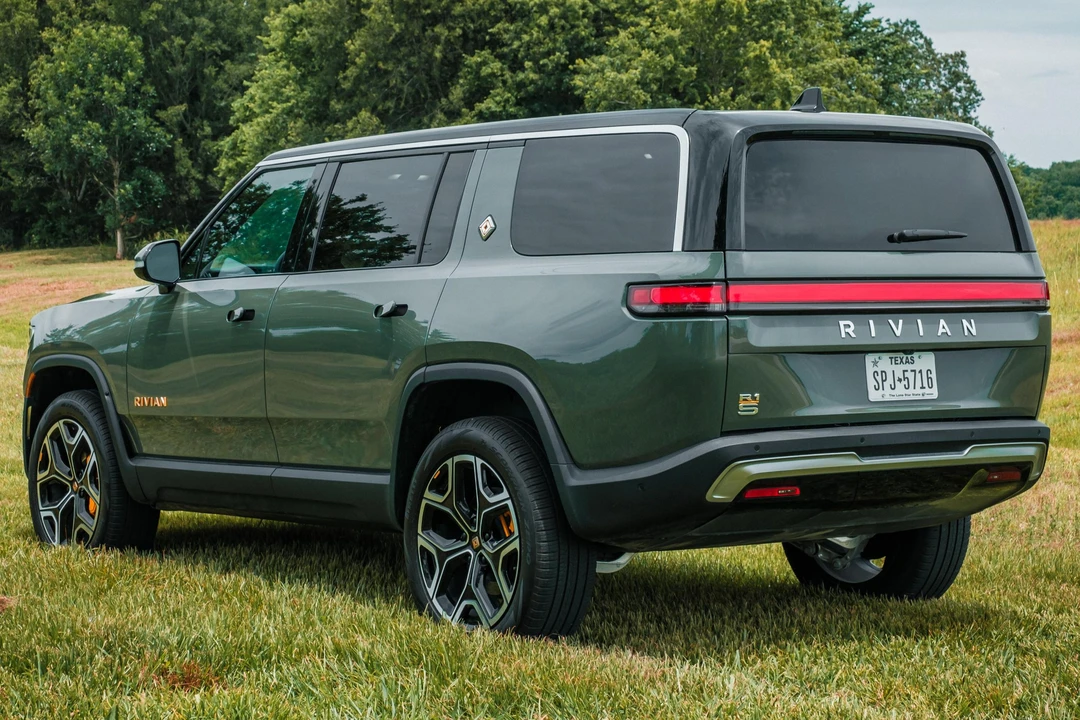 2022 Rivian R1S - Image 4 of 31