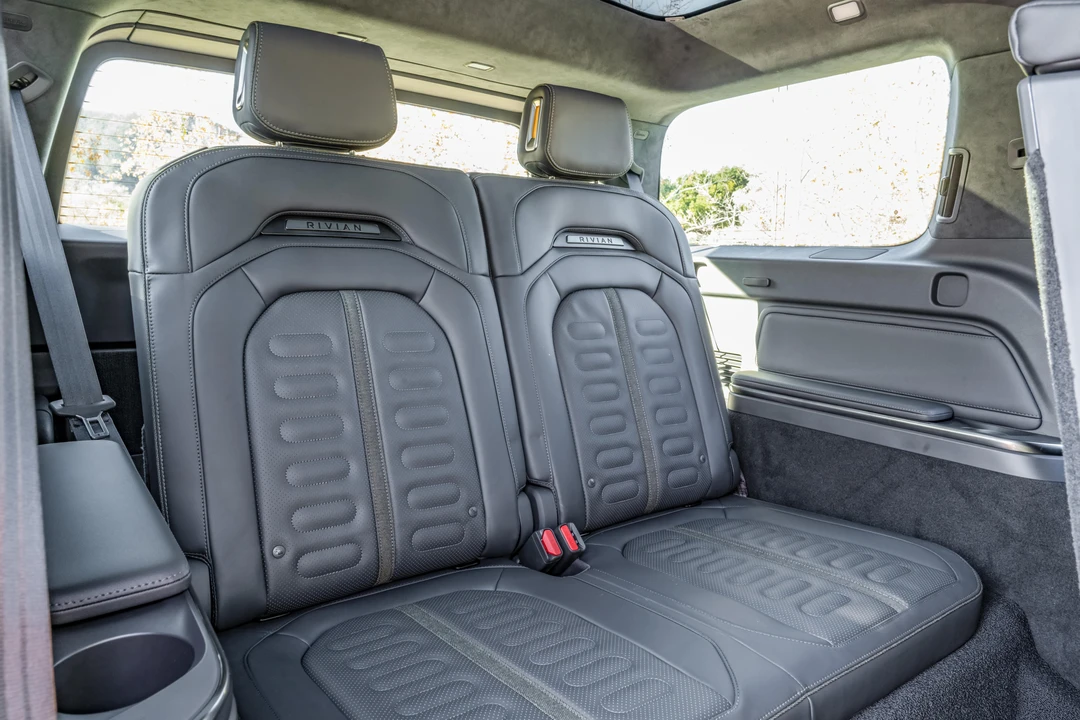 2022 Rivian R1S - Image 30 of 31
