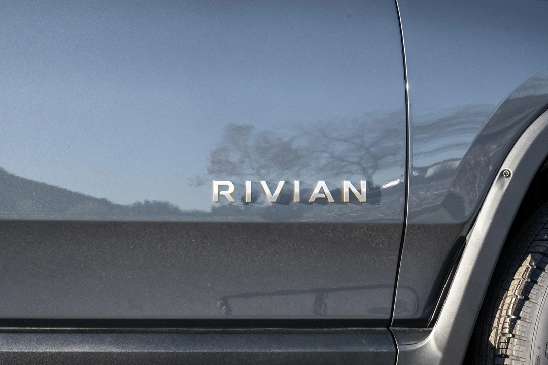 2022 Rivian R1S - Image 13 of 31