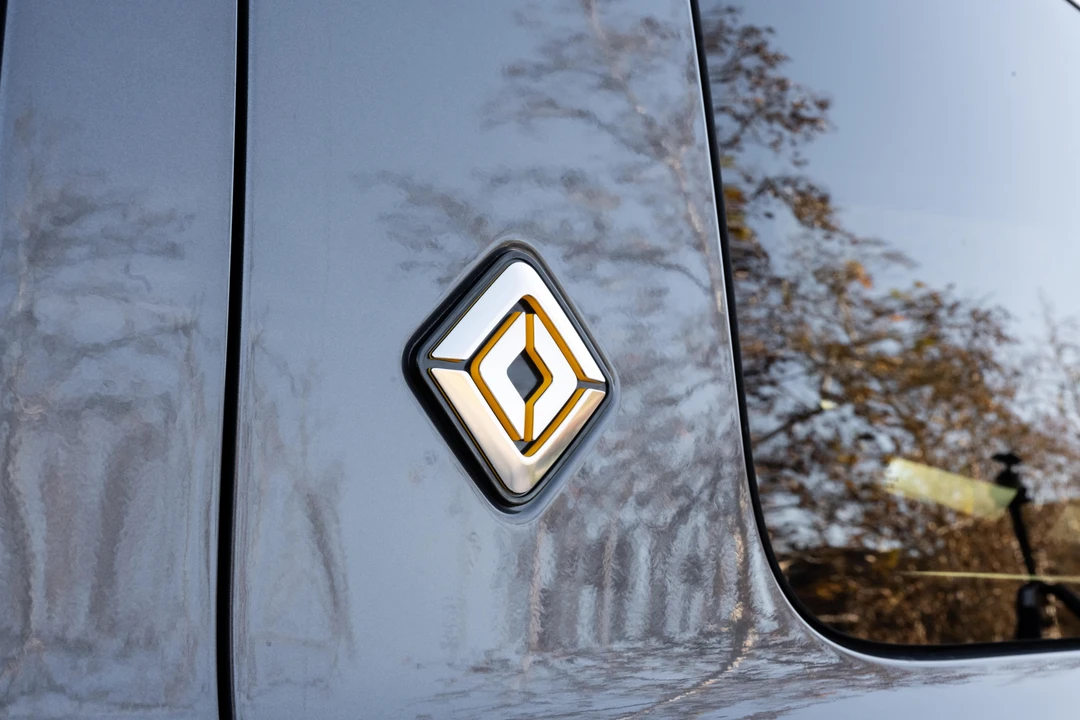 2022 Rivian R1S - Image 14 of 31
