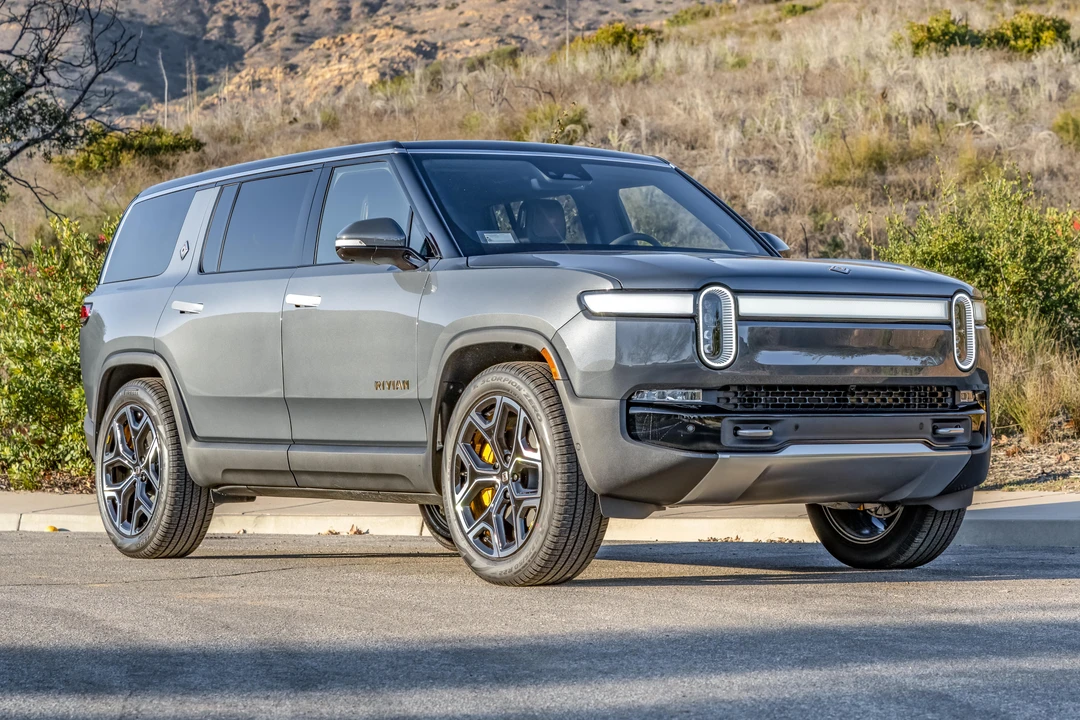 2022 Rivian R1S - Image 8 of 31