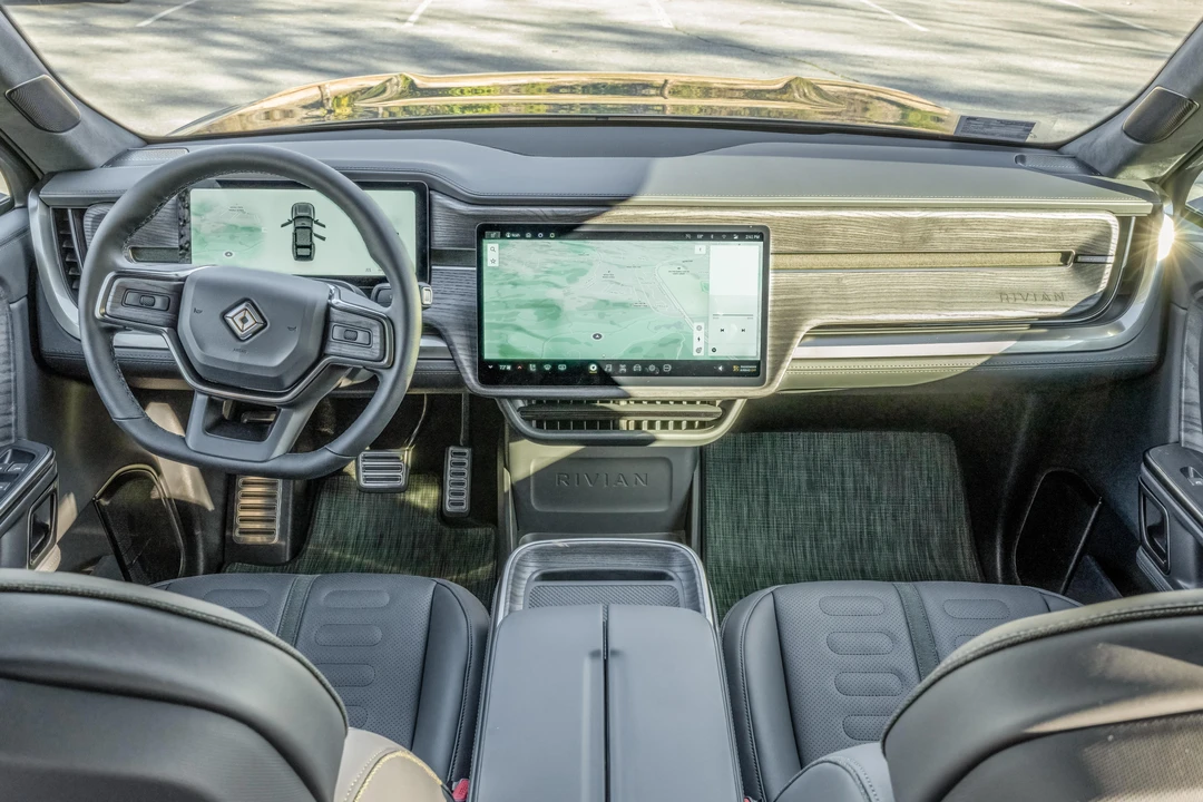 2022 Rivian R1S - Image 21 of 31