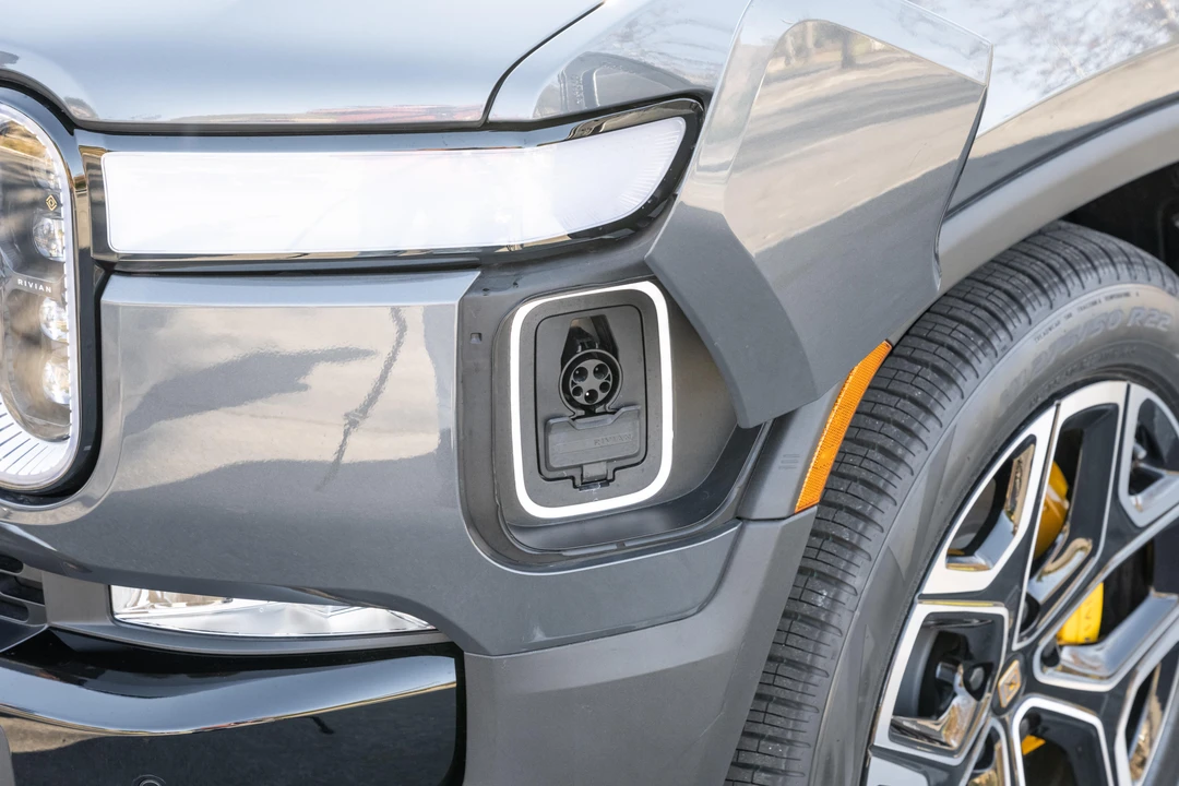 2022 Rivian R1S - Image 11 of 31
