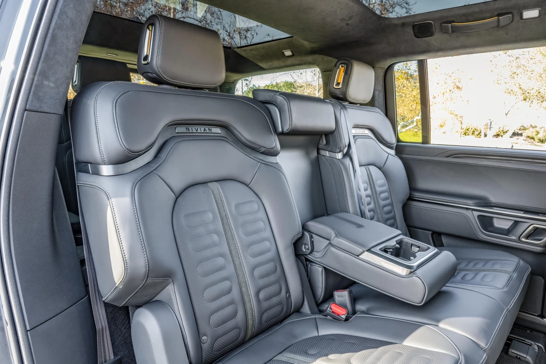 2022 Rivian R1S - Image 31 of 31