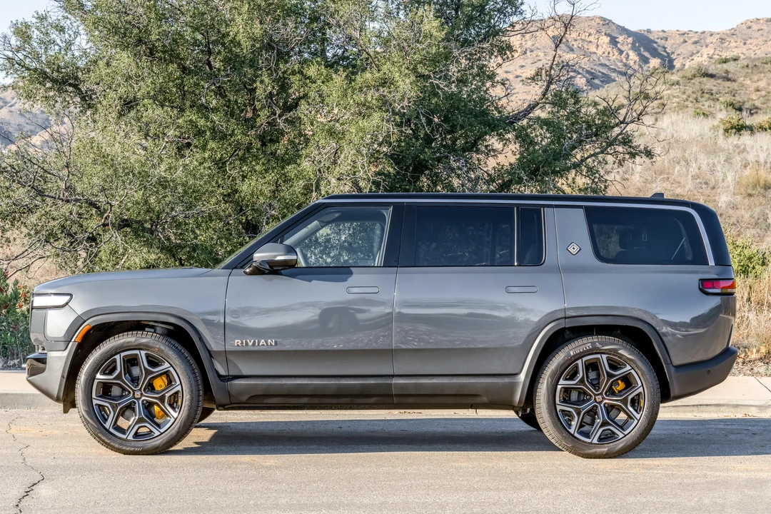 2022 Rivian R1S - Image 6 of 31