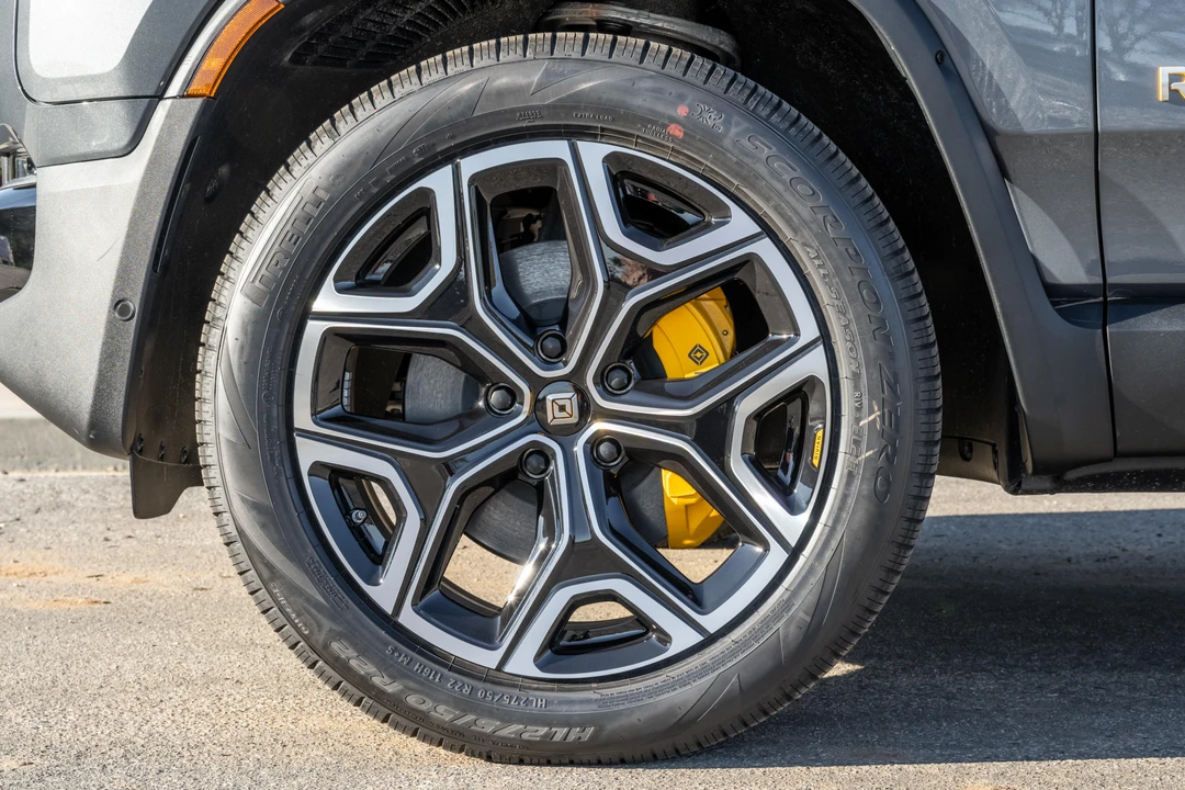 2022 Rivian R1S - Image 20 of 31