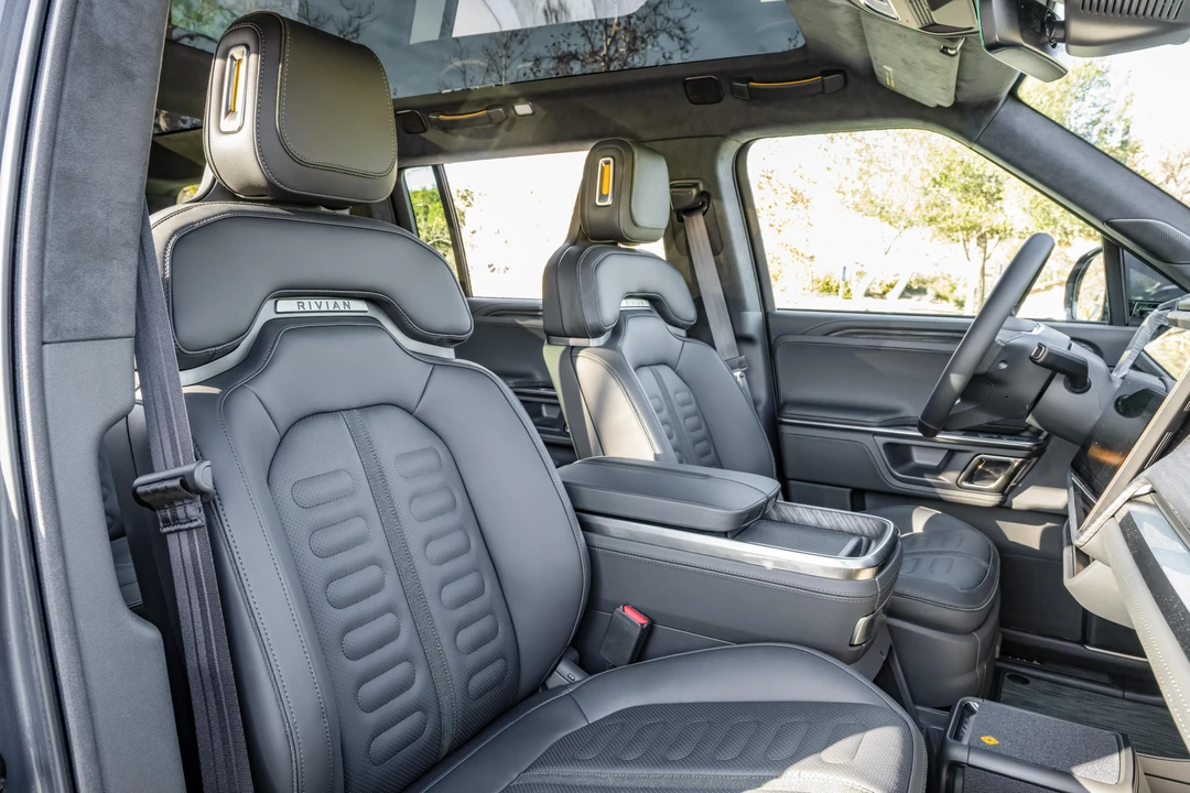 2022 Rivian R1S - Image 22 of 31