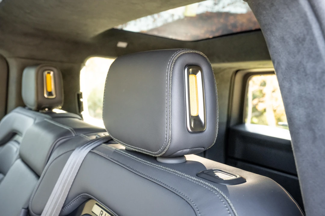 2022 Rivian R1S - Image 29 of 31