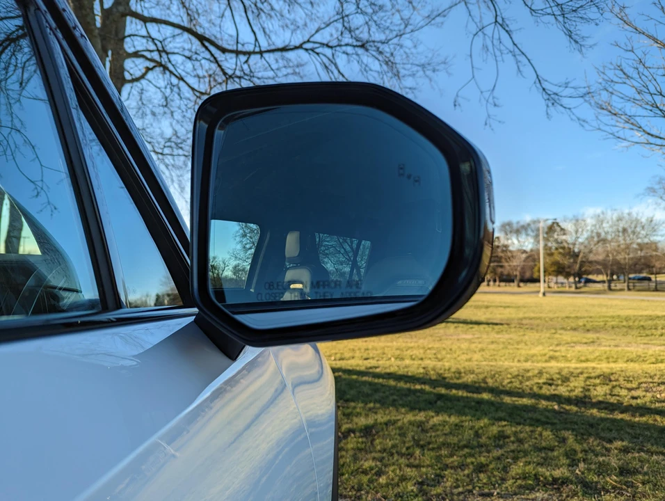 2022 Rivian R1S - Image 19 of 31