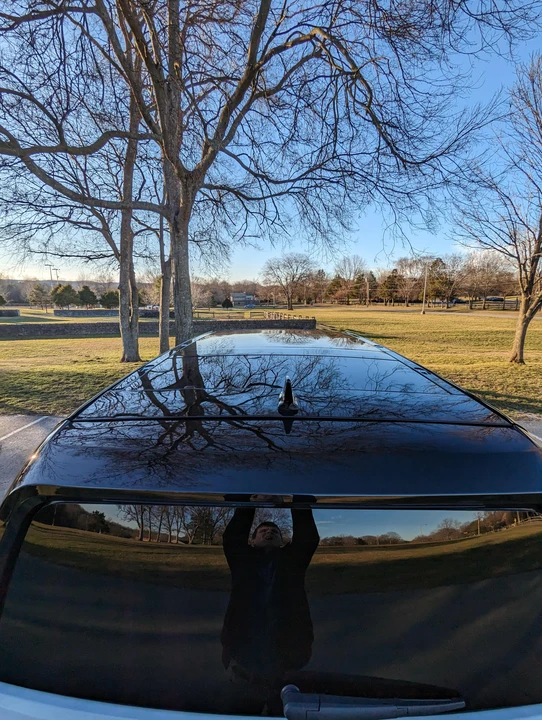 2022 Rivian R1S - Image 18 of 31
