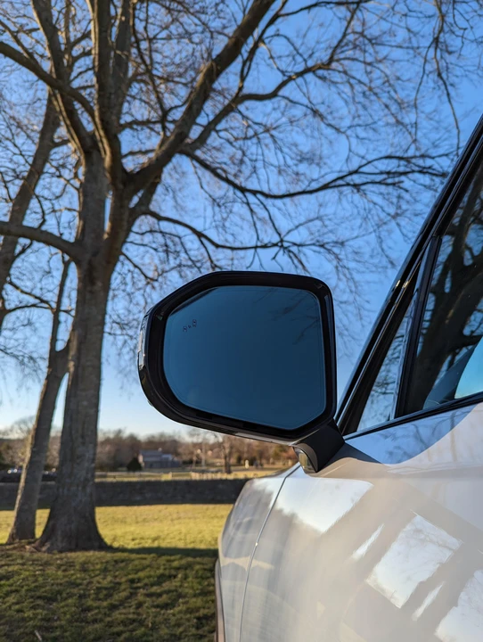2022 Rivian R1S - Image 17 of 31