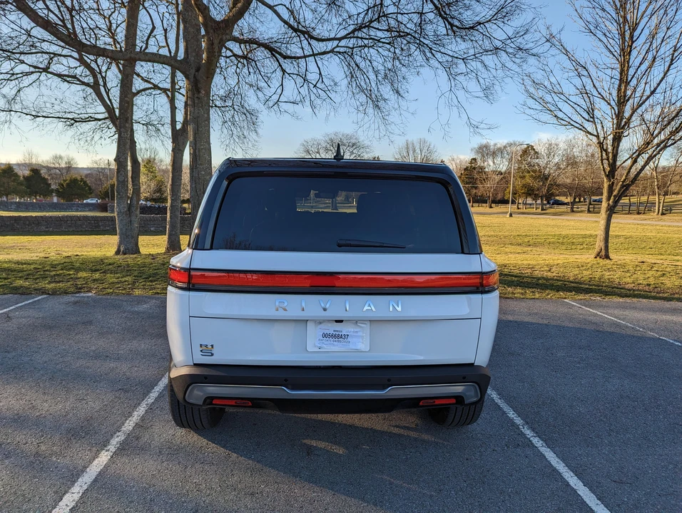 2022 Rivian R1S - Image 8 of 31