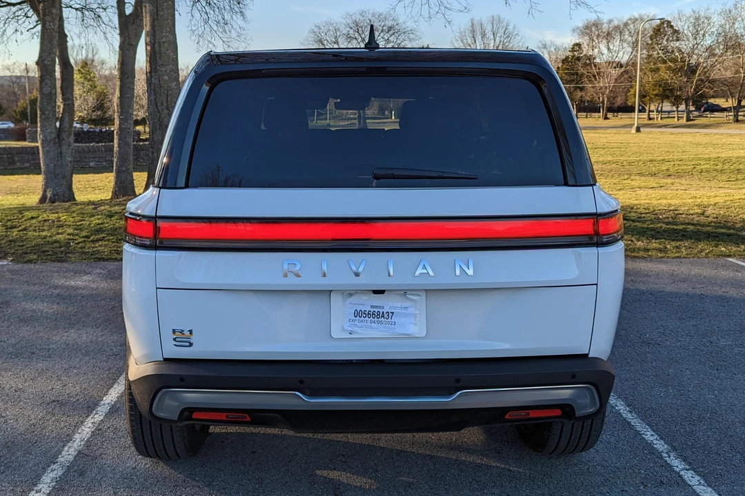 2022 Rivian R1S - Image 5 of 31