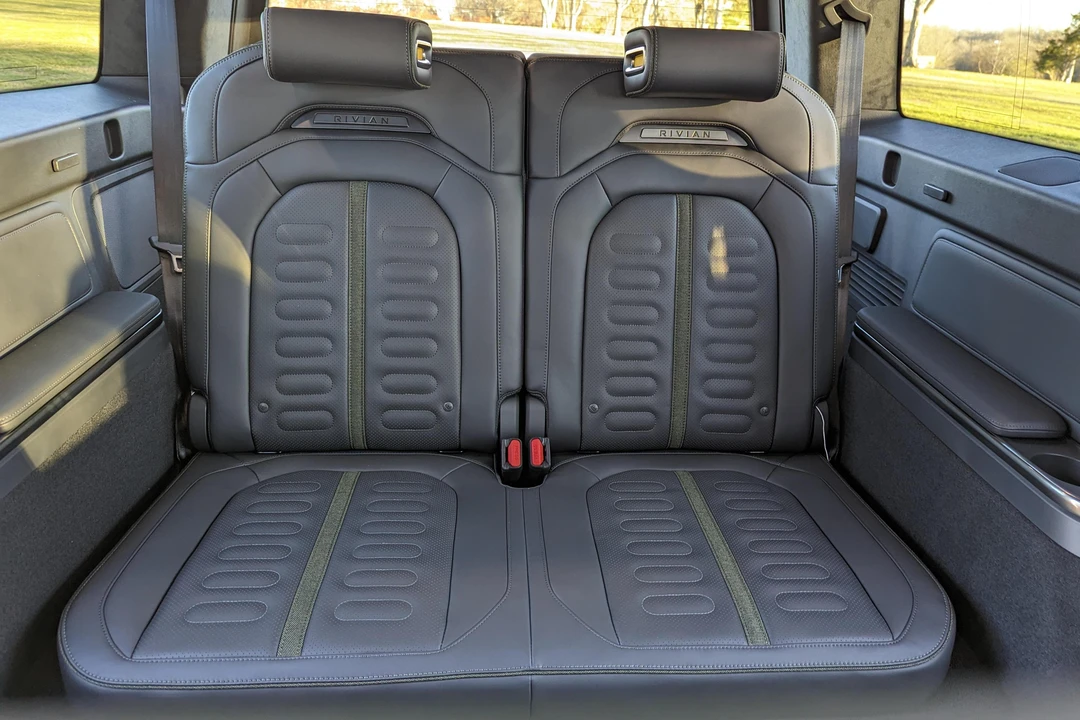 2022 Rivian R1S - Image 26 of 31