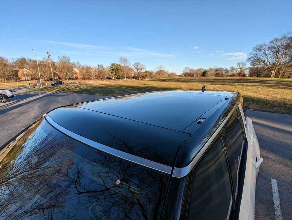 2022 Rivian R1S - Image 16 of 31