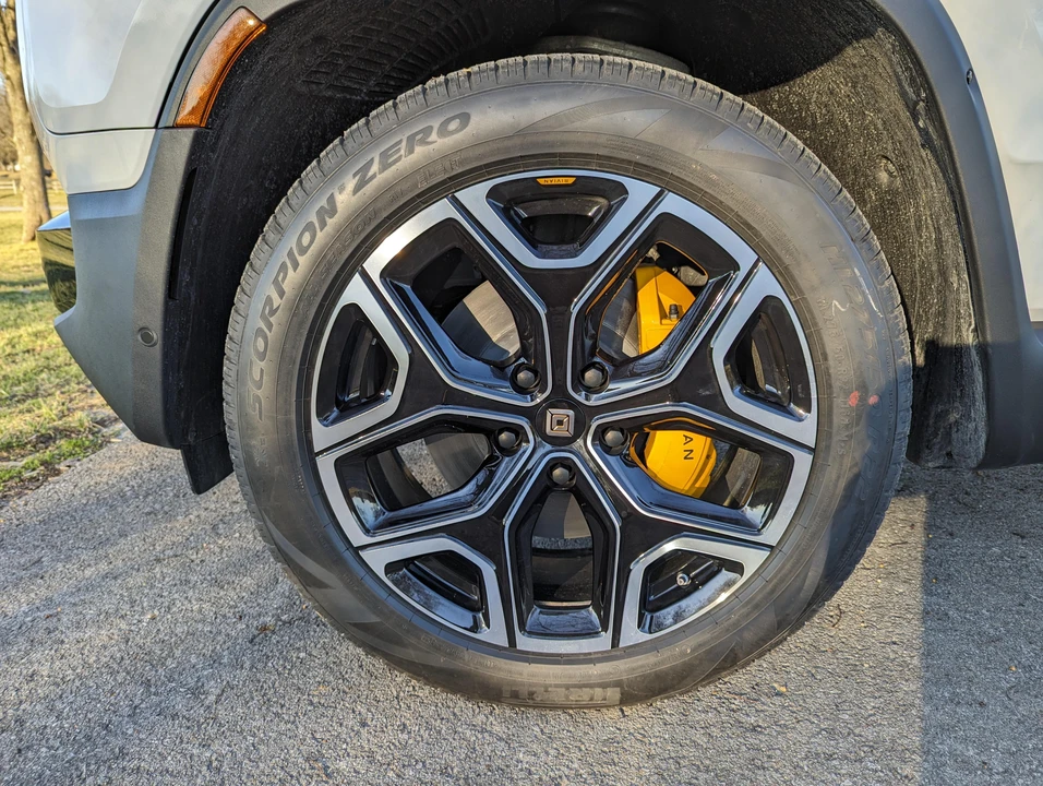 2022 Rivian R1S - Image 20 of 31