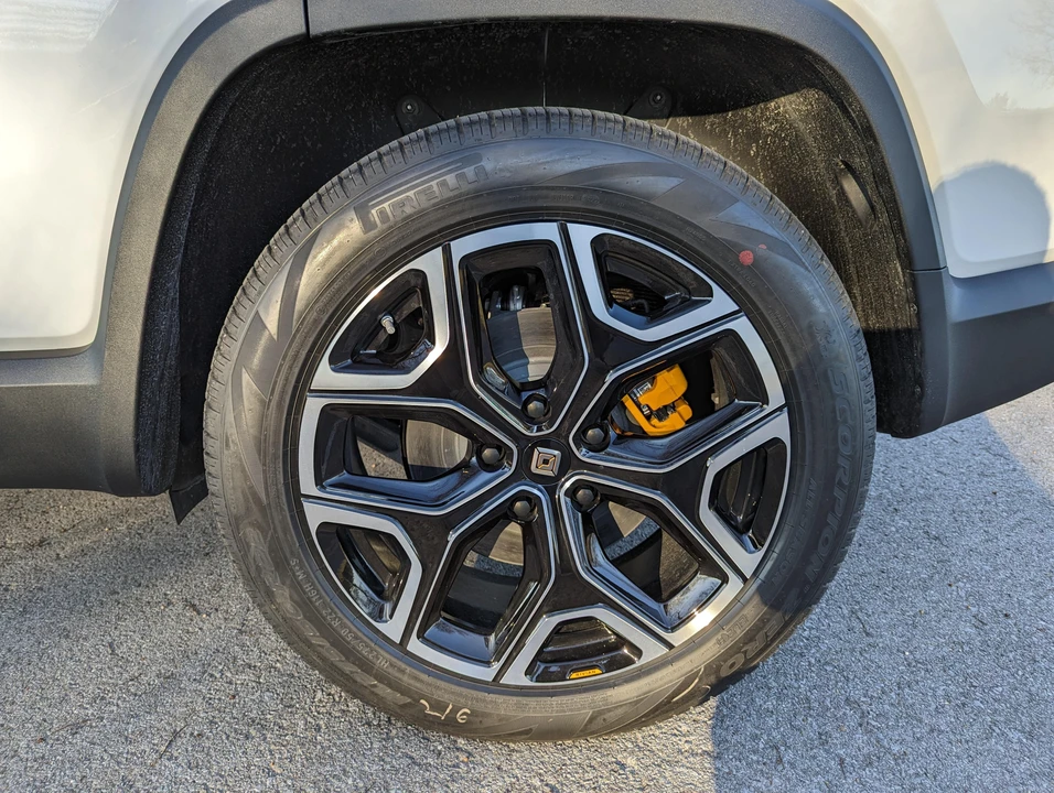 2022 Rivian R1S - Image 21 of 31