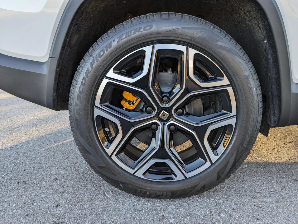2022 Rivian R1S - Image 23 of 31