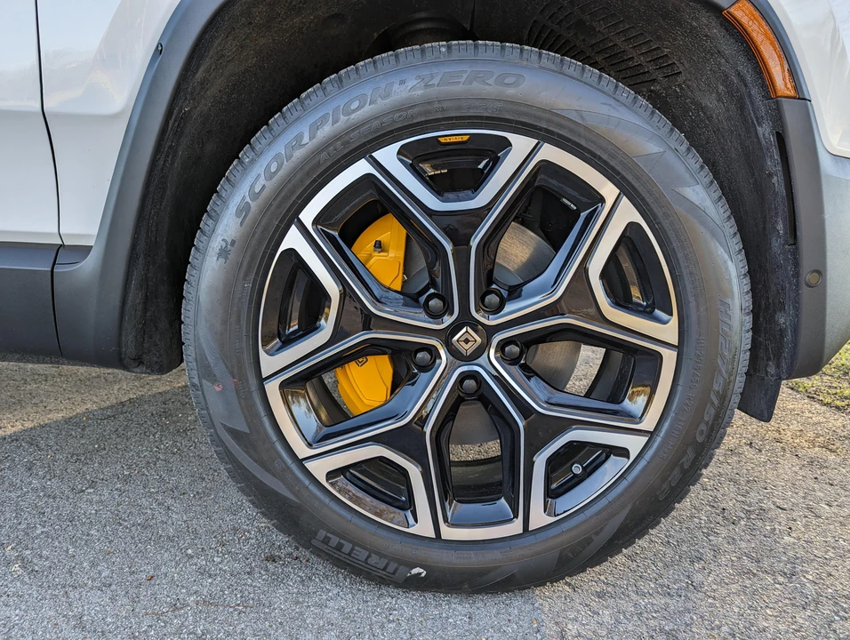 2022 Rivian R1S - Image 22 of 31