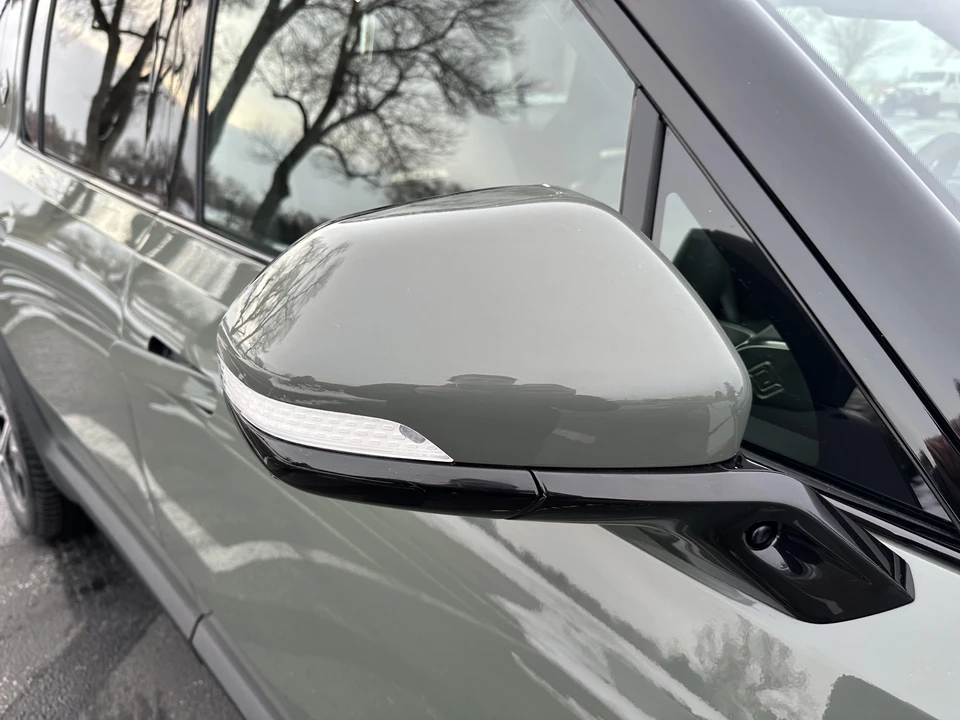 2022 Rivian R1S - Image 31 of 31