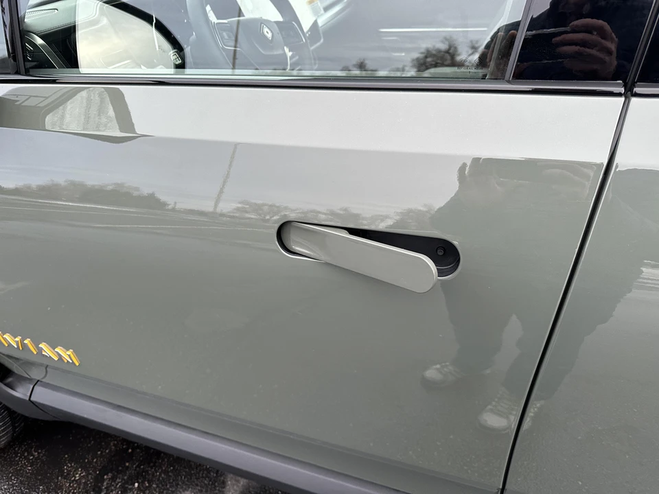 2022 Rivian R1S - Image 23 of 31