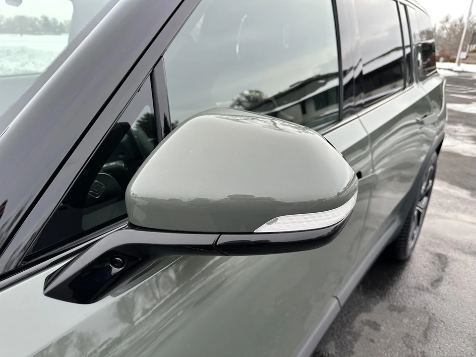 2022 Rivian R1S - Image 21 of 31