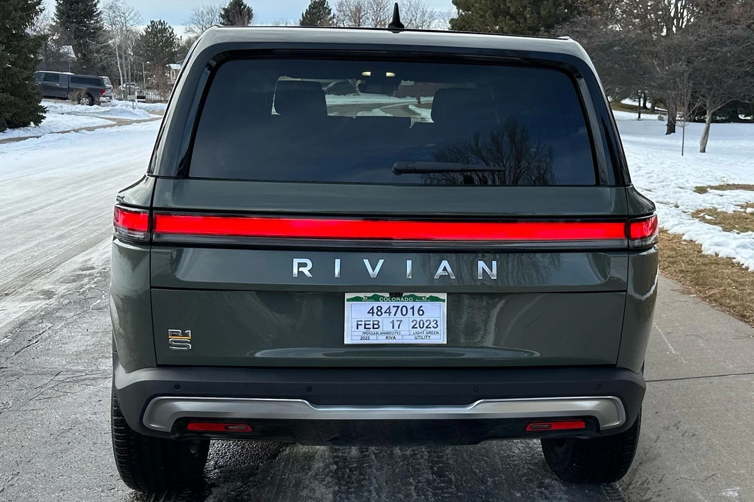 2022 Rivian R1S - Image 5 of 31