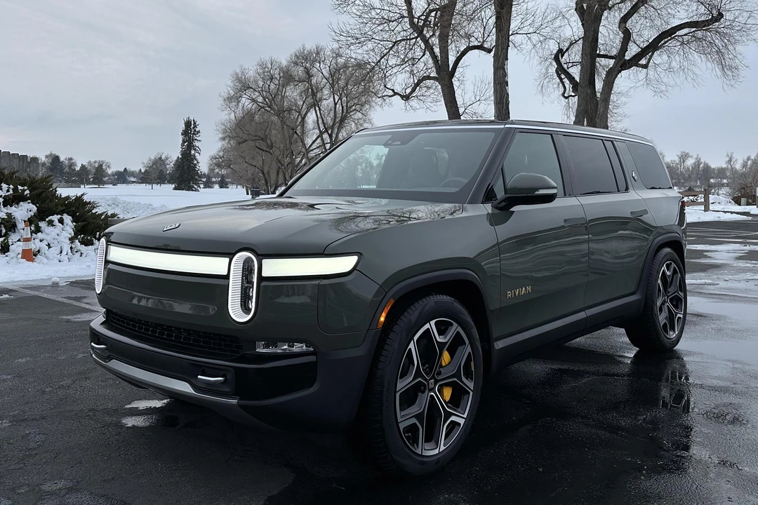 2022 Rivian R1S - Image 10 of 31